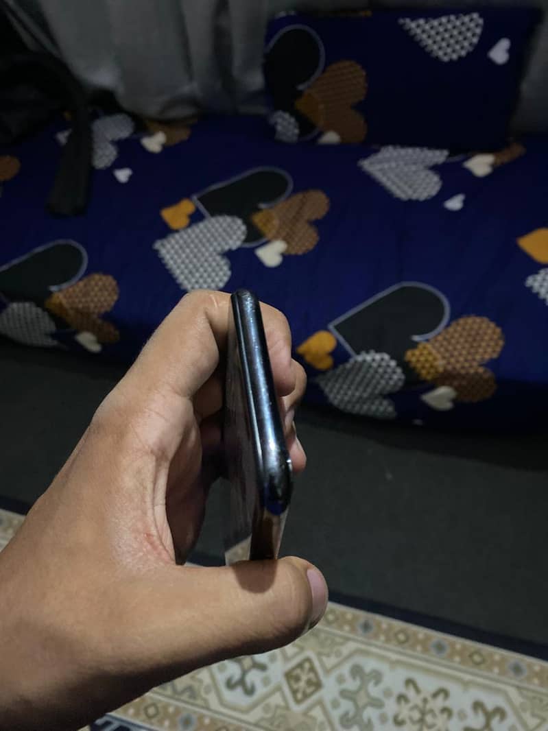 Apple iPhone X 3