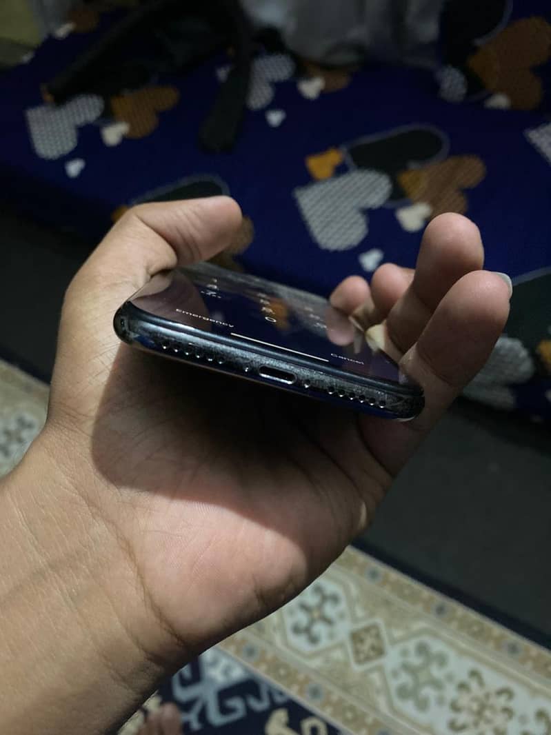 Apple iPhone X 5