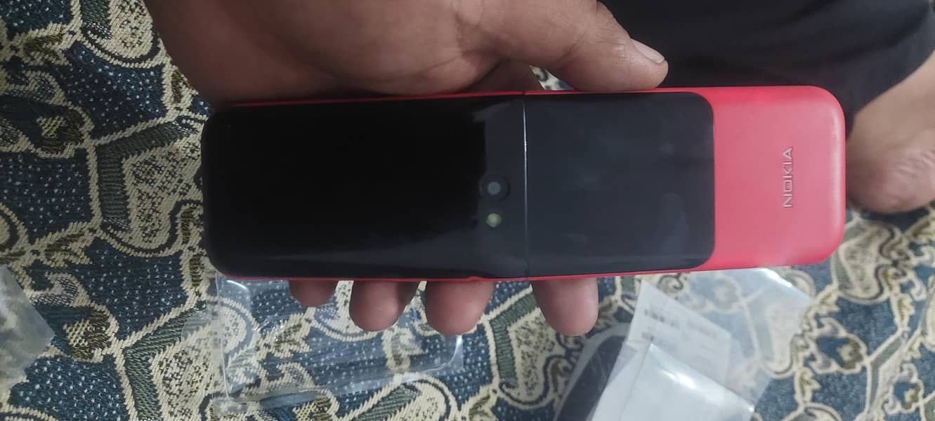 Nokia 2720 Flip 4
