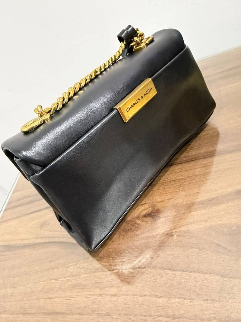 CHARLES & KEITH 1