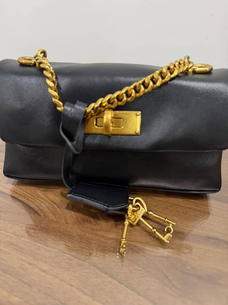 CHARLES & KEITH 2