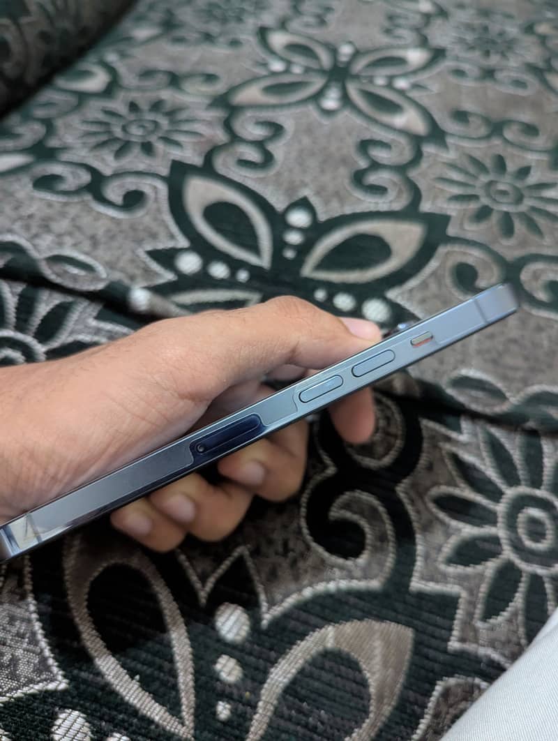 iPhone 13 Pro (JV) 2