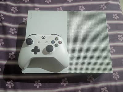 Xbox one S 1Tb Perfect condition