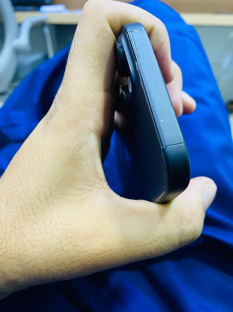 Apple iPhone 15 5