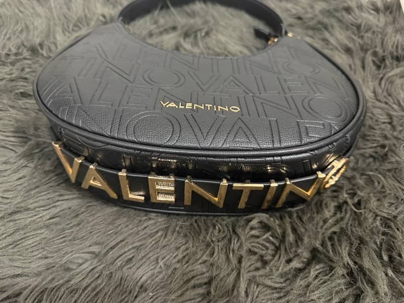 VALENTINO 3