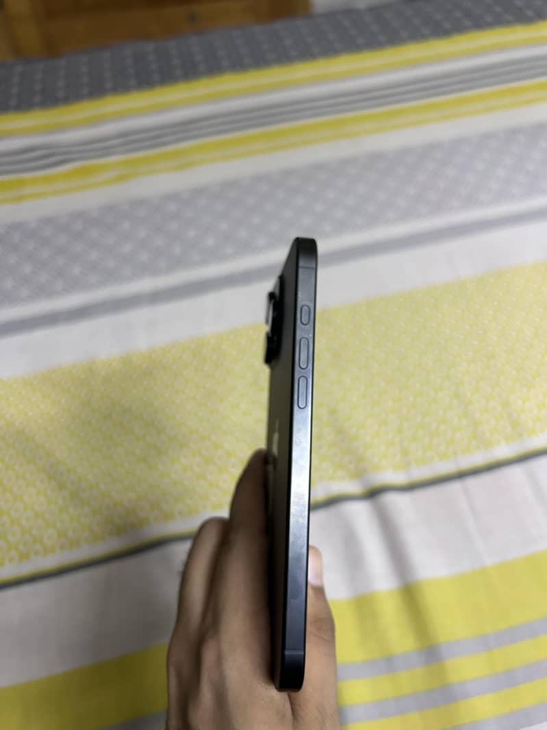 Apple iPhone 16 Pro Max 5