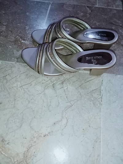 2 tym used golden clr