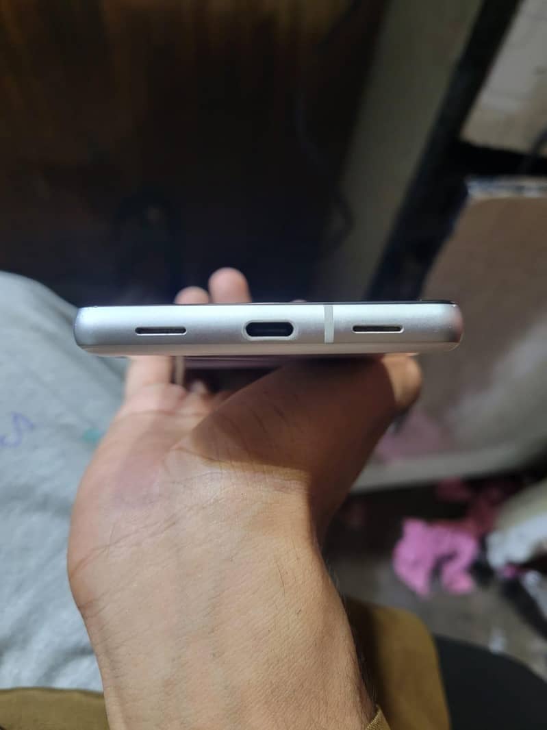 Google Pixel 7a 2