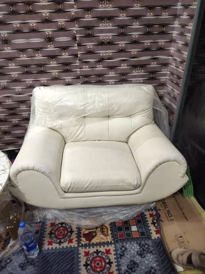 Sofa Good condition 1x 3 seater 2x single seater