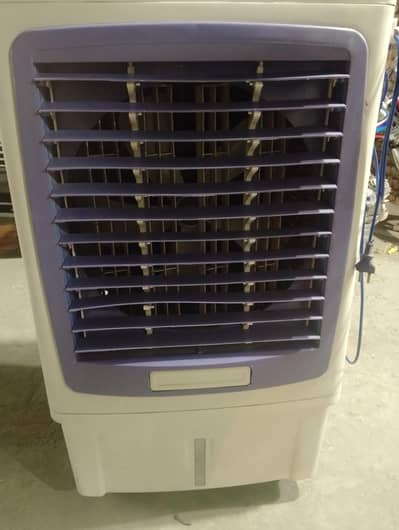 Used Best Quality Room Air color everything is ok