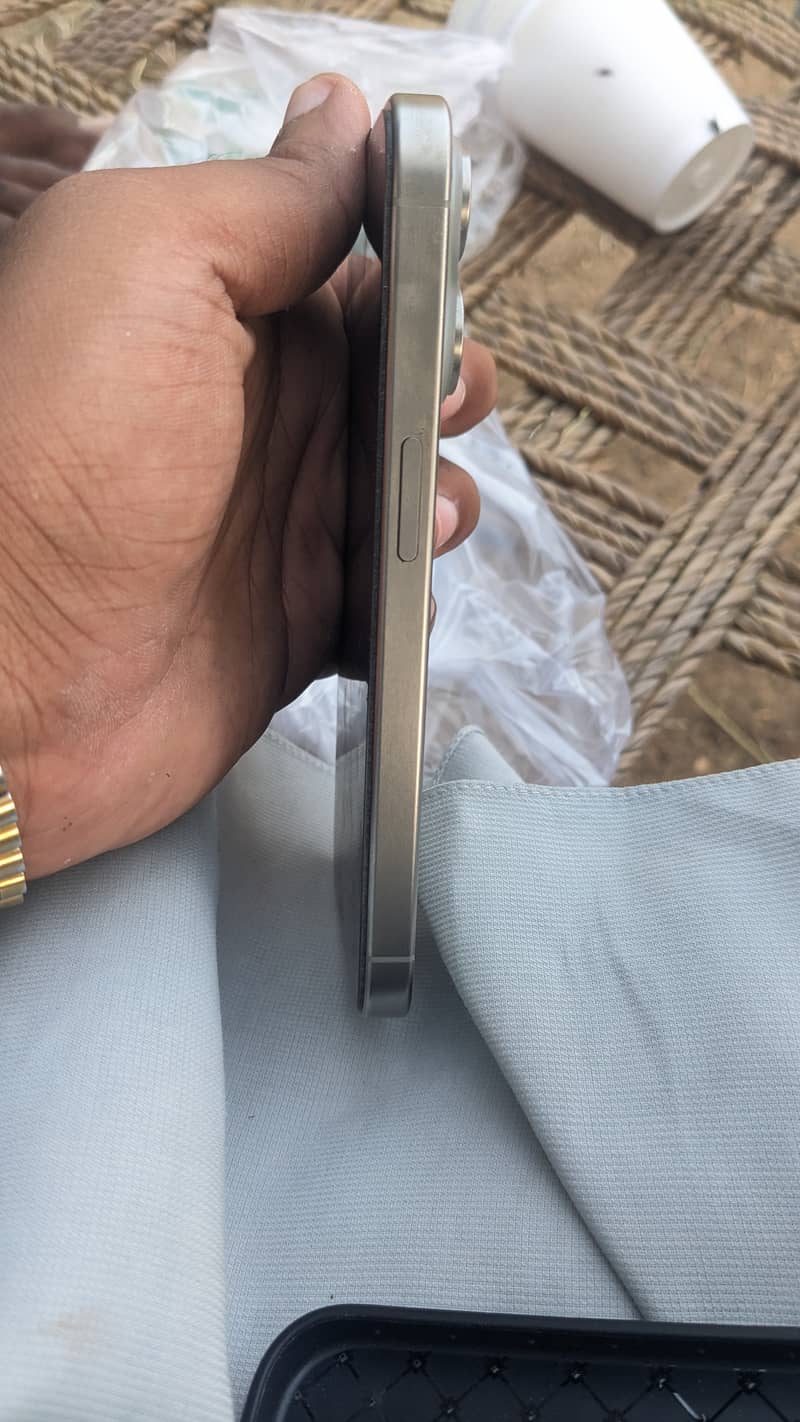 Apple iPhone 15 Pro 1