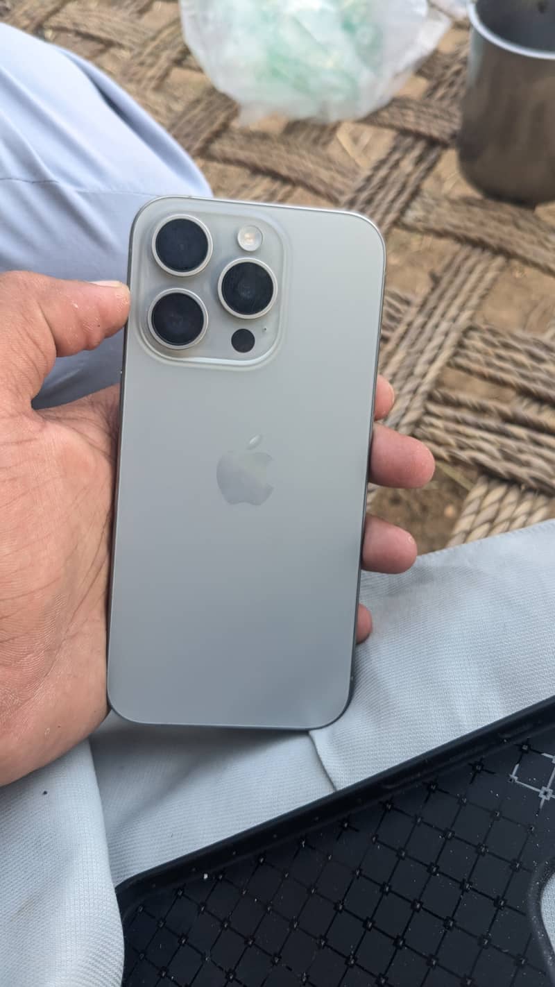 Apple iPhone 15 Pro 6