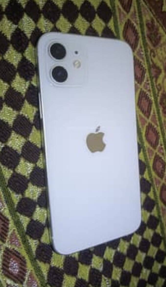 Apple iPhone 12 0
