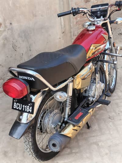 Honda 125 RED GOLD 2026