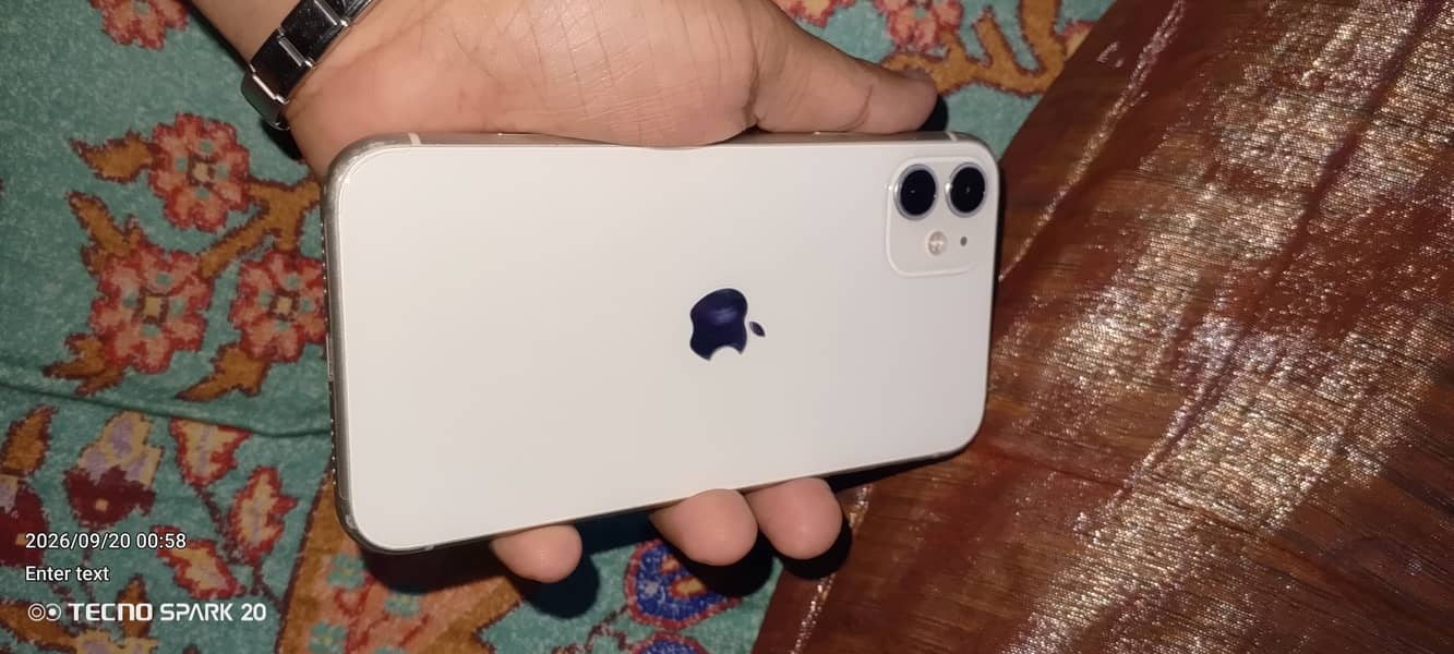 Apple iPhone 11 3