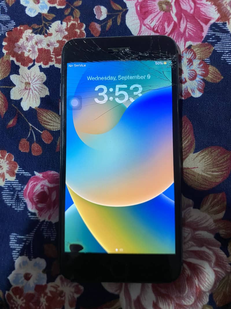 Apple iPhone 8 Plus 1