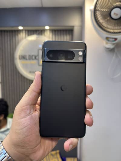 Google Pixel 8 Pro 12/128 GB Black | 10/10 | Minor Dot | Rs 105,000