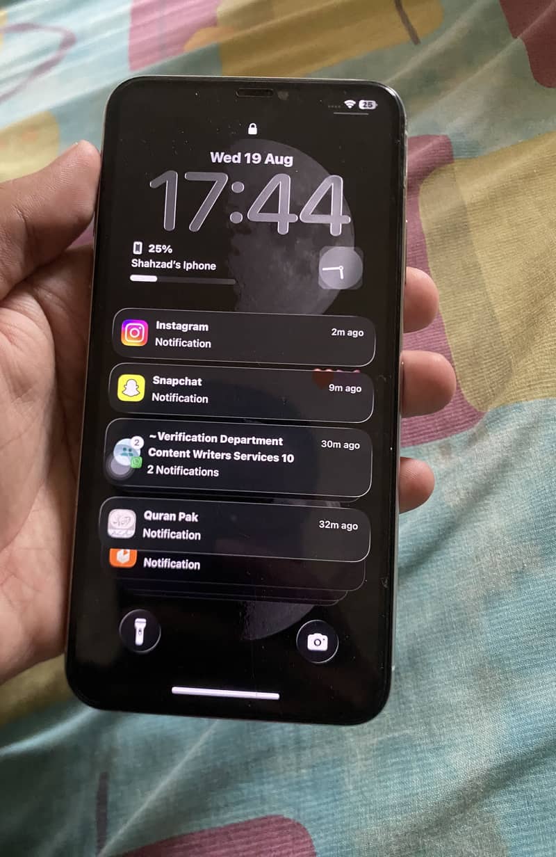 Apple iPhone 11 Pro Max 0