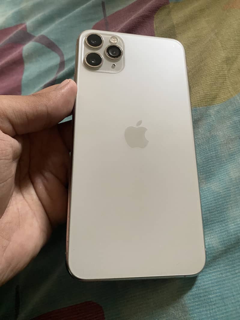 Apple iPhone 11 Pro Max 2