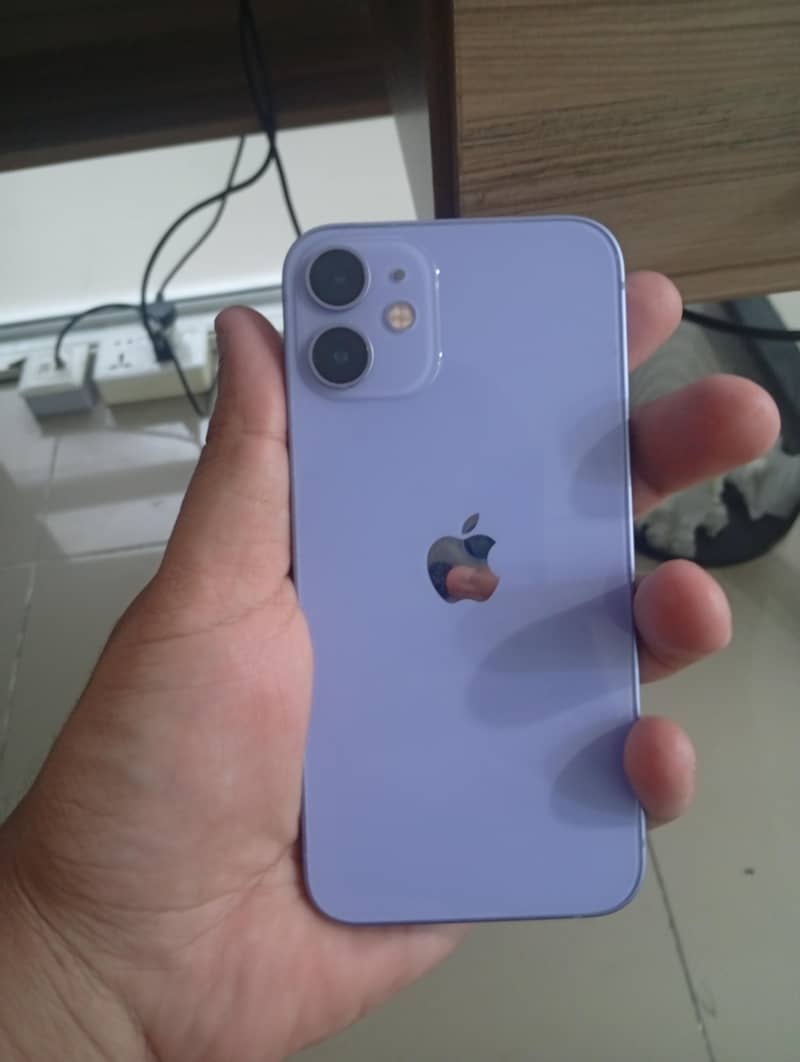 Apple iPhone 12 mini 0