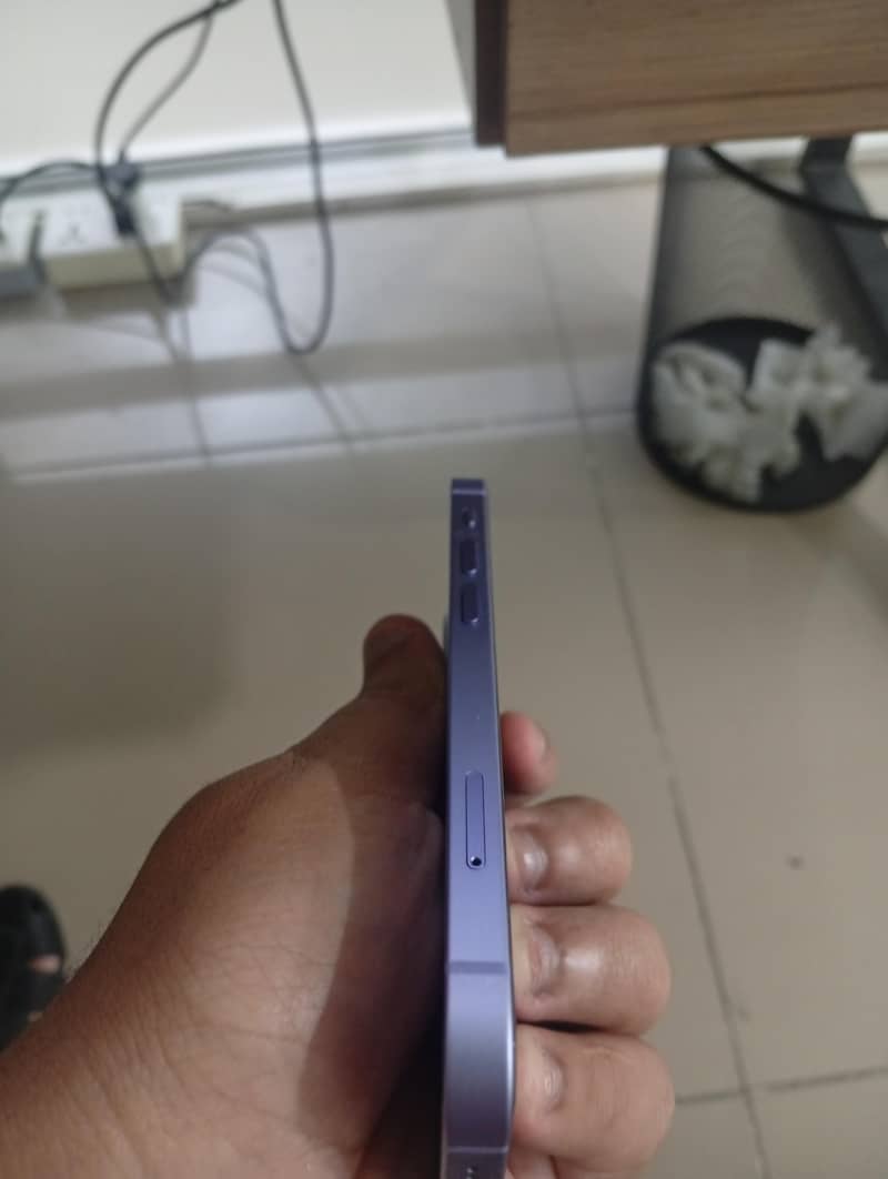 Apple iPhone 12 mini 4