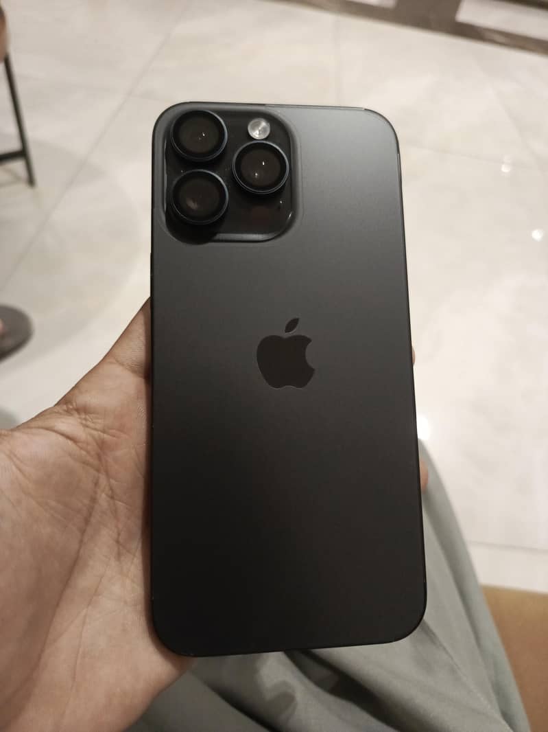 Apple iPhone 15 Pro Max 0