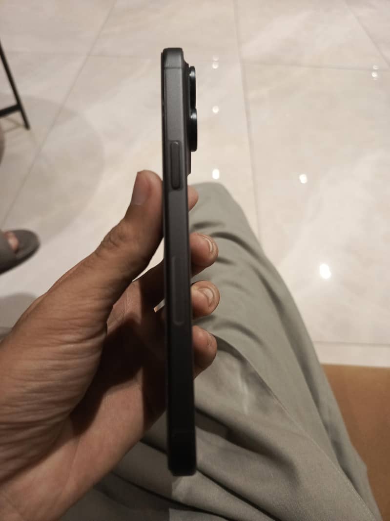 Apple iPhone 15 Pro Max 1