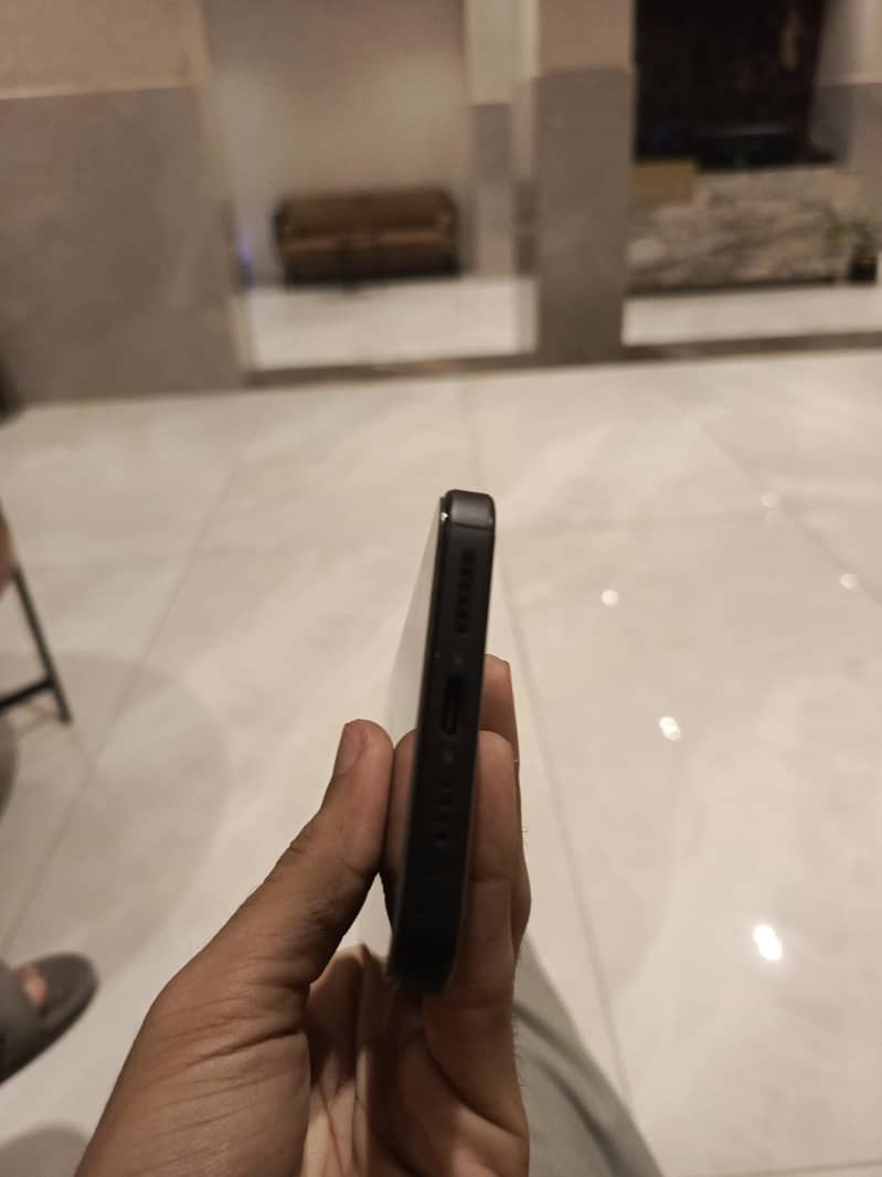 Apple iPhone 15 Pro Max 2