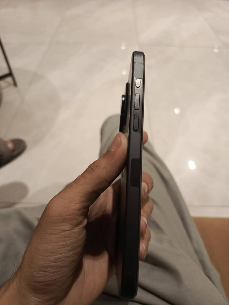 Apple iPhone 15 Pro Max 3