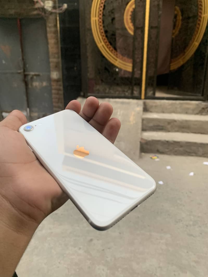 Apple iPhone SE 2