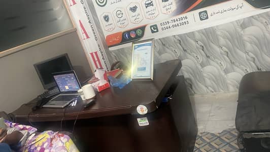 Office executive Table in average condition