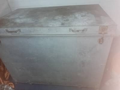Iron Trunk Pati Baksa