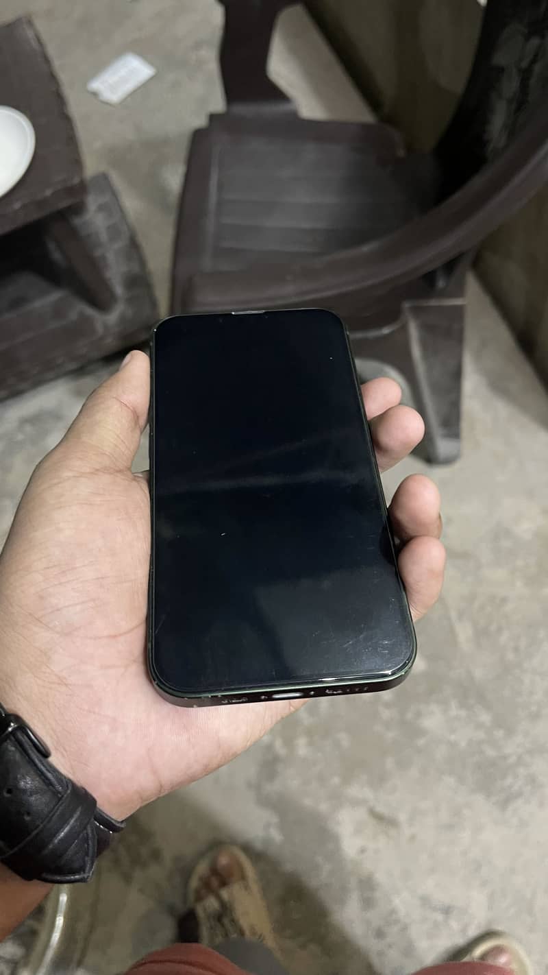 Apple iPhone 13 2