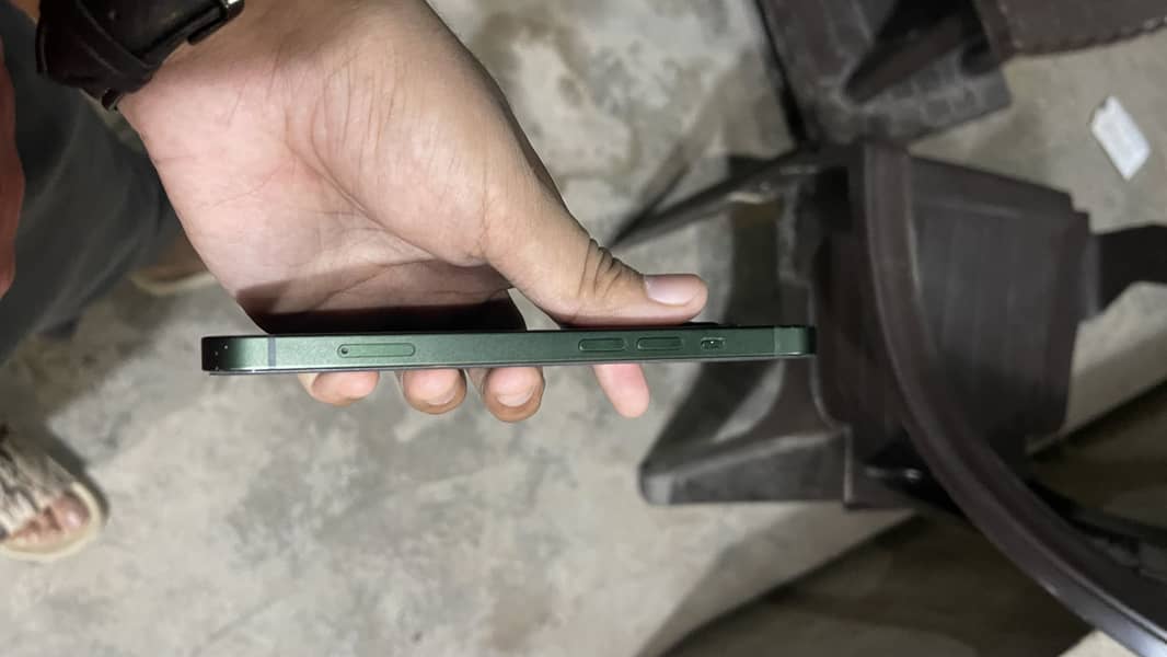 Apple iPhone 13 3