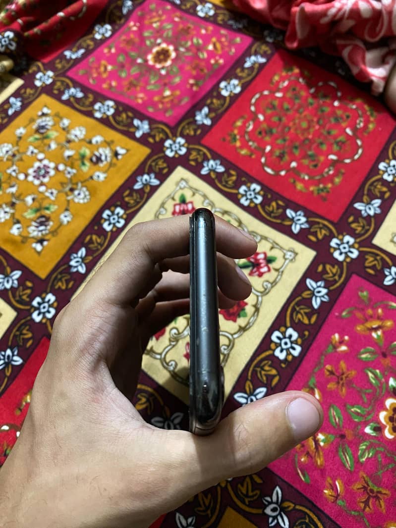 Apple iPhone X 5