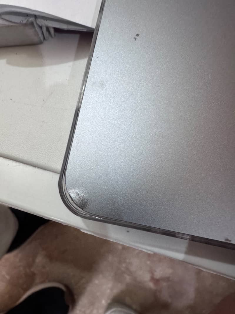 MACBOOK PRO 1