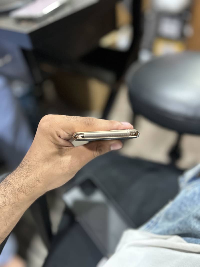 Apple iPhone 11 Pro 1