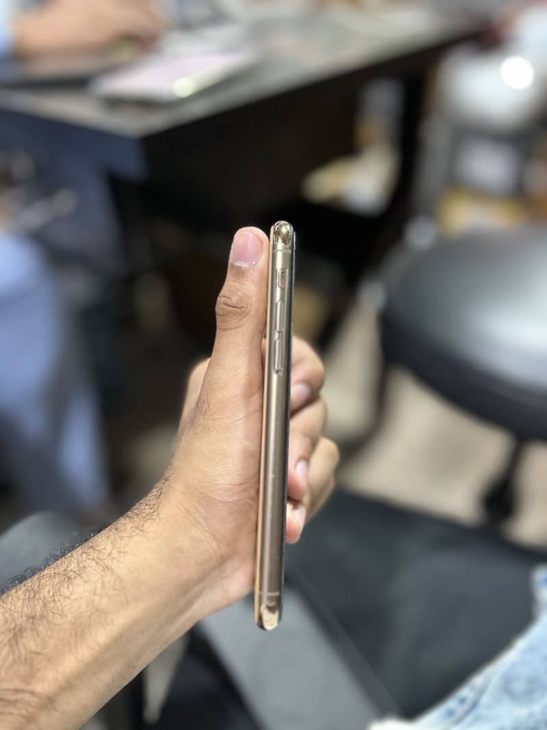Apple iPhone 11 Pro 3