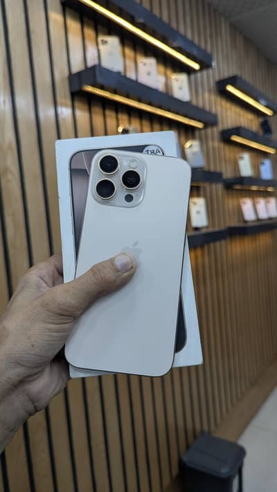 Apple iPhone 16 Pro Max