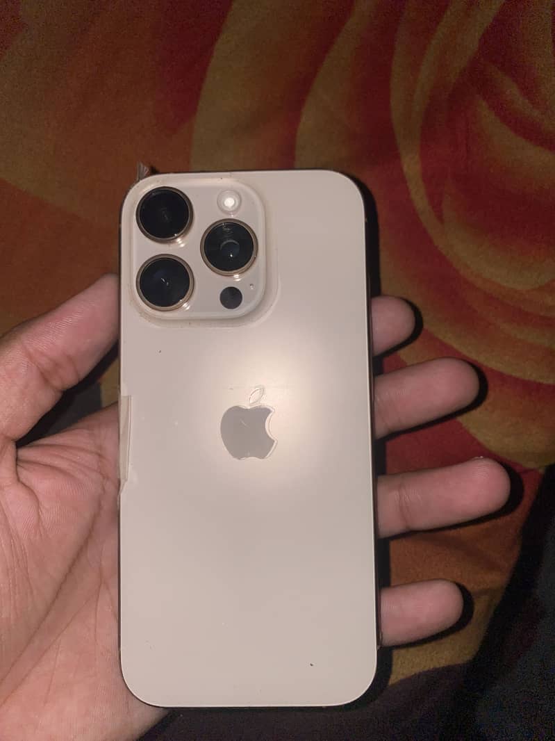 Apple iPhone 16 Pro 0