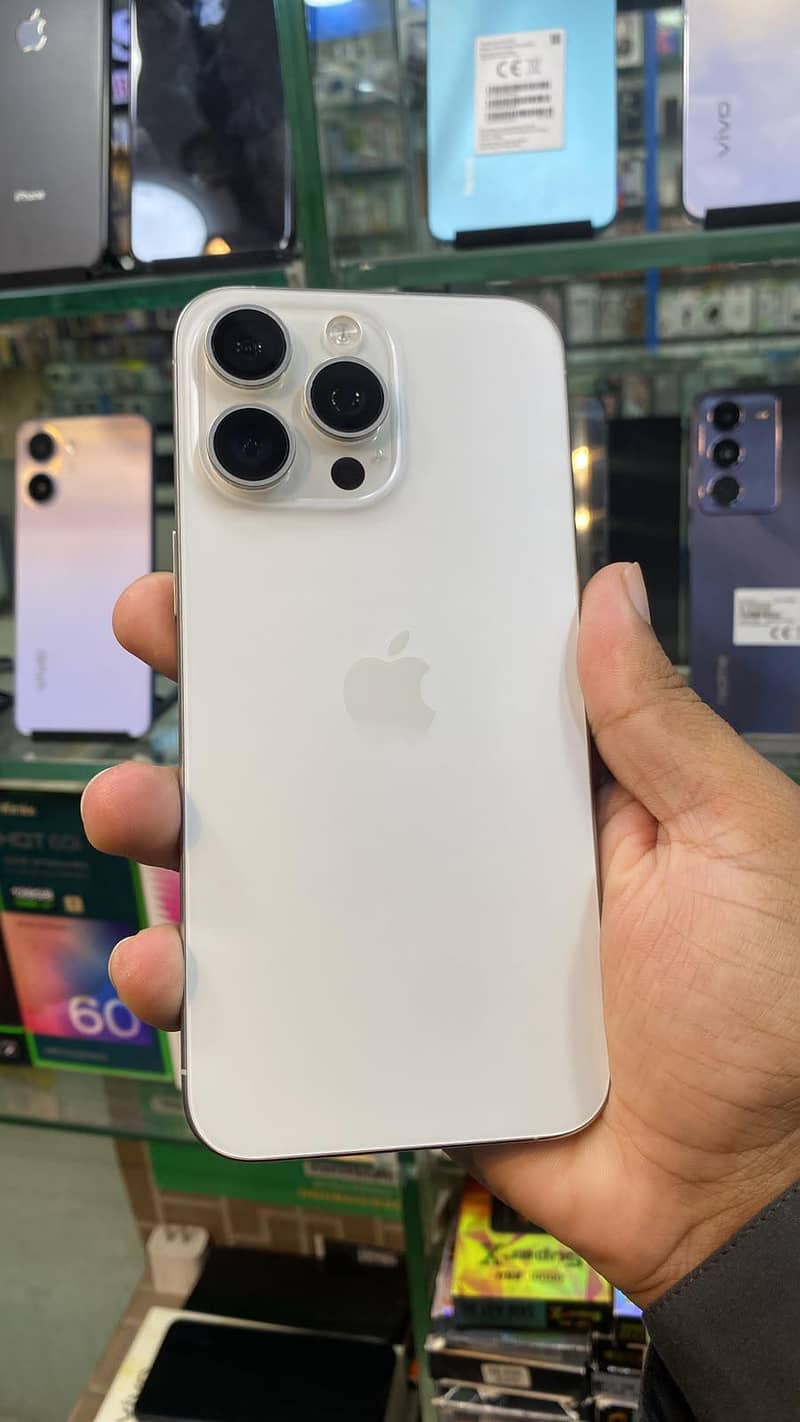 Apple iPhone 15 Pro Max 2