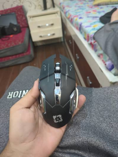 gameing rgb mouse tri mode dpi UpTo 1200 with dongle