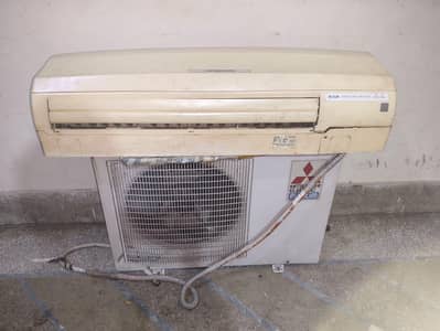 Mitsubishi 1.5 ton non inverter Split ac ( Mr Slim)