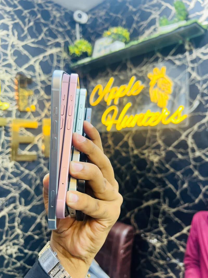 Apple iPhone 15 4