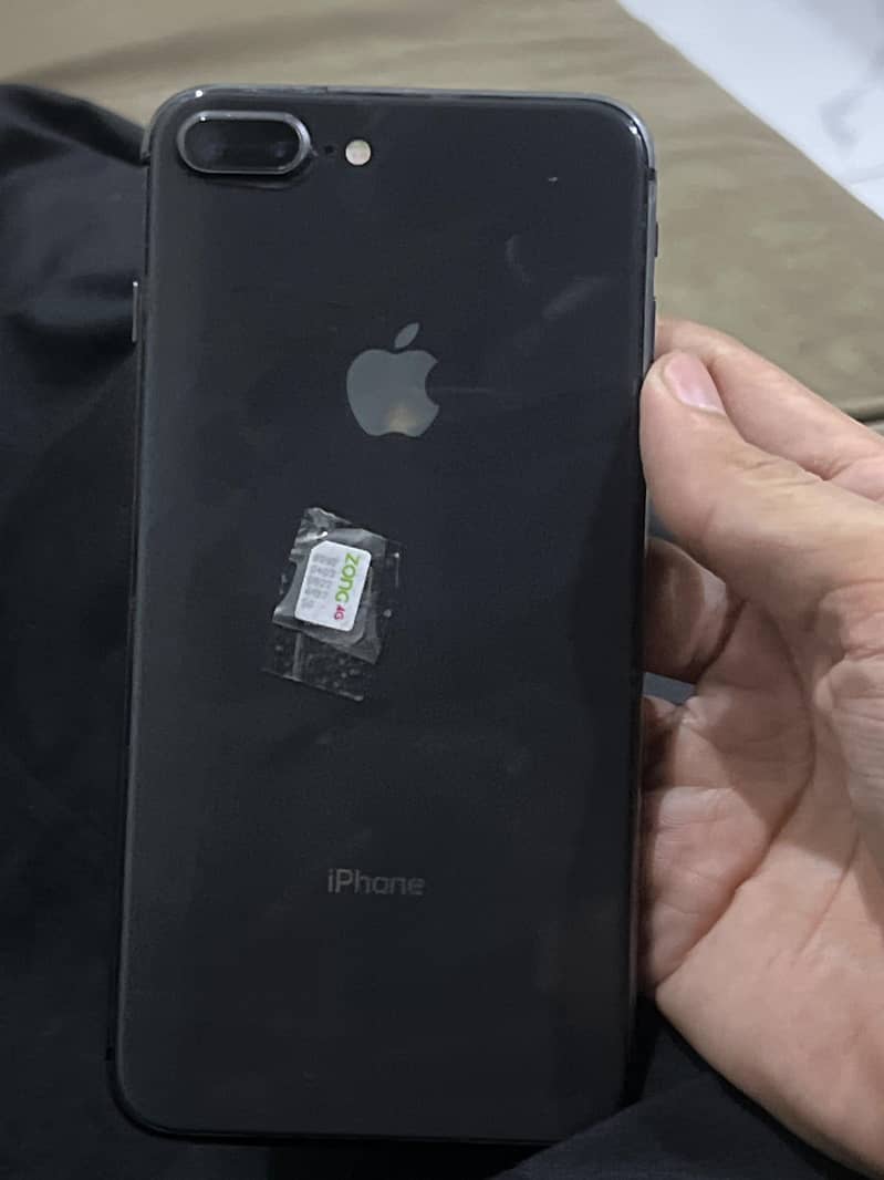 Apple iPhone 8 Plus 0