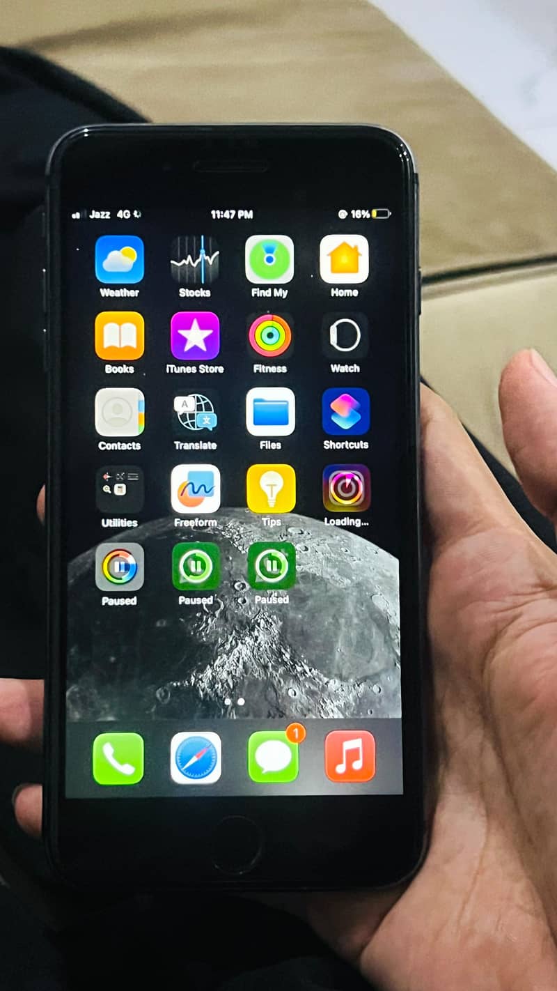 Apple iPhone 8 Plus 3