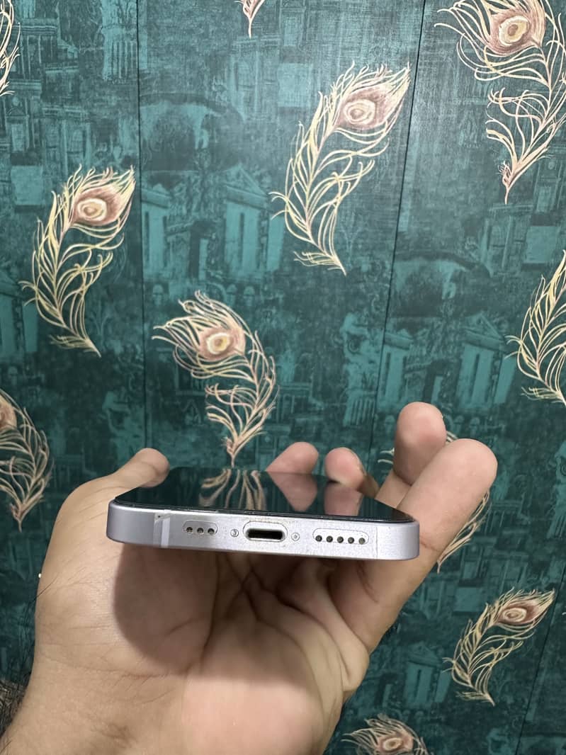 Apple iPhone 14 3