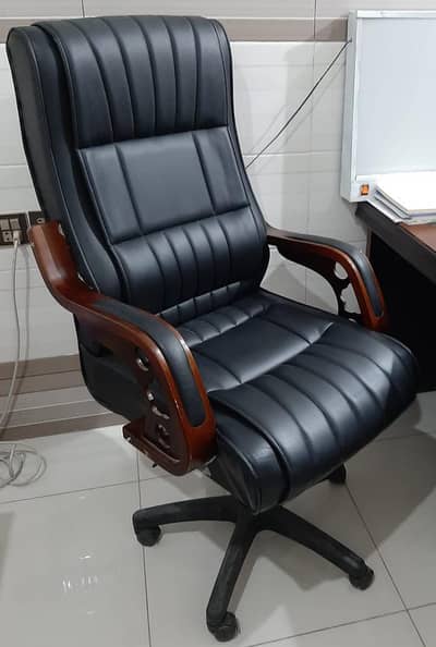 BOSS CHAIR | OFFICE CHAIR | EXECUTIVE CHAIR | CHAIRS