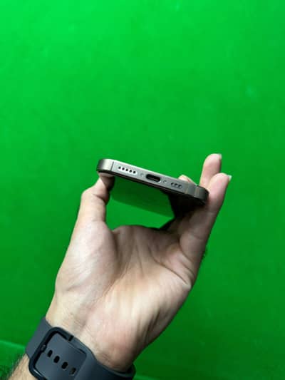 Apple iPhone 16 Pro Jv