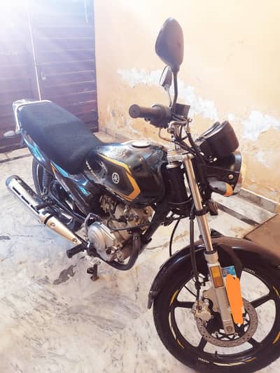 Yamaha YB125Z-DX 2025 Model
